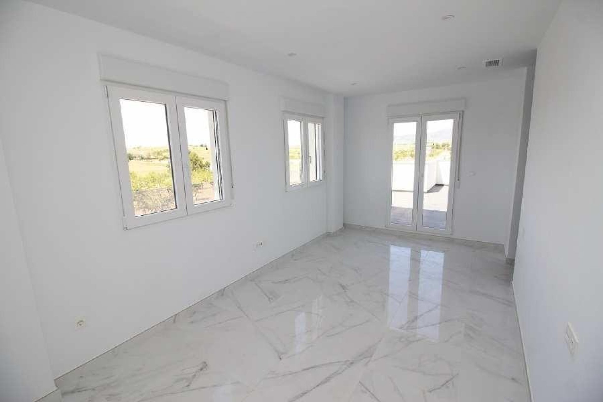 Obra nueva - Villa / Casa - Pinoso