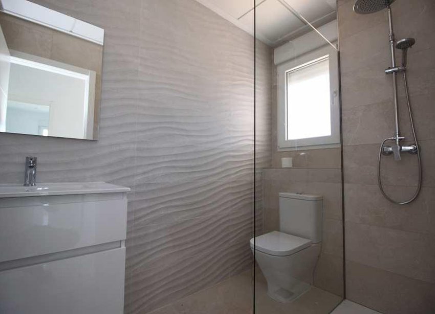 Obra nueva - Villa / Casa - Pinoso
