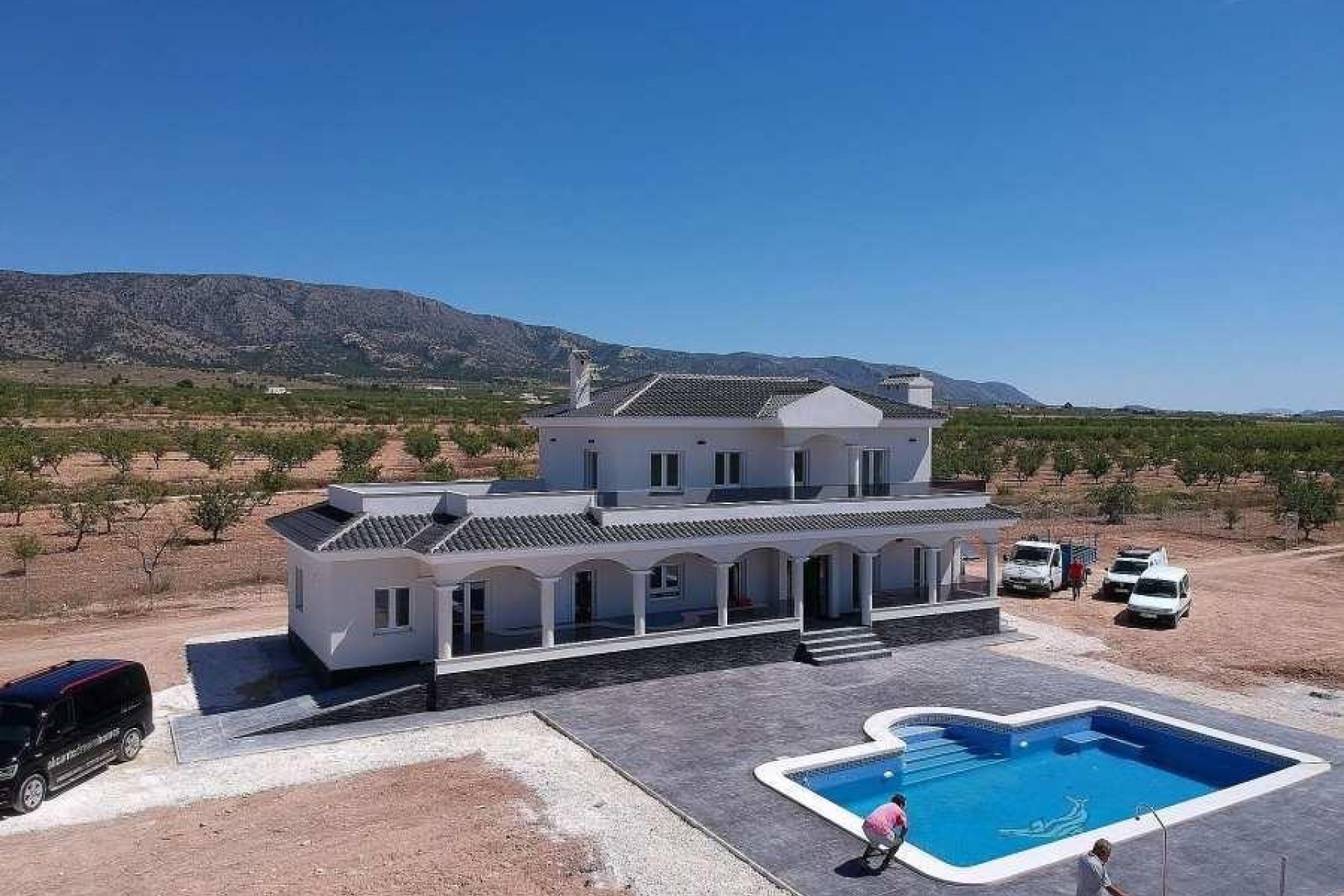 Obra nueva - Villa / Casa - Pinoso