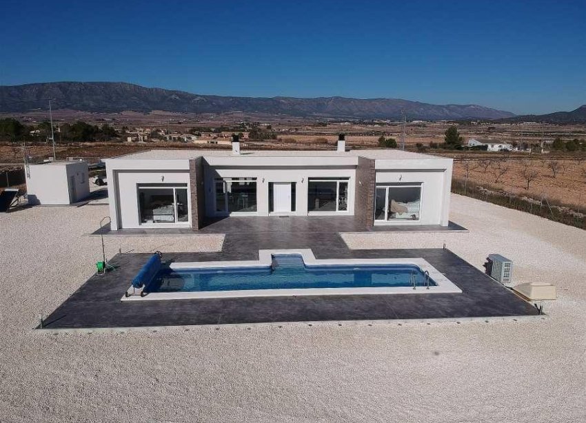 Obra nueva - Villa / Casa - Pinoso