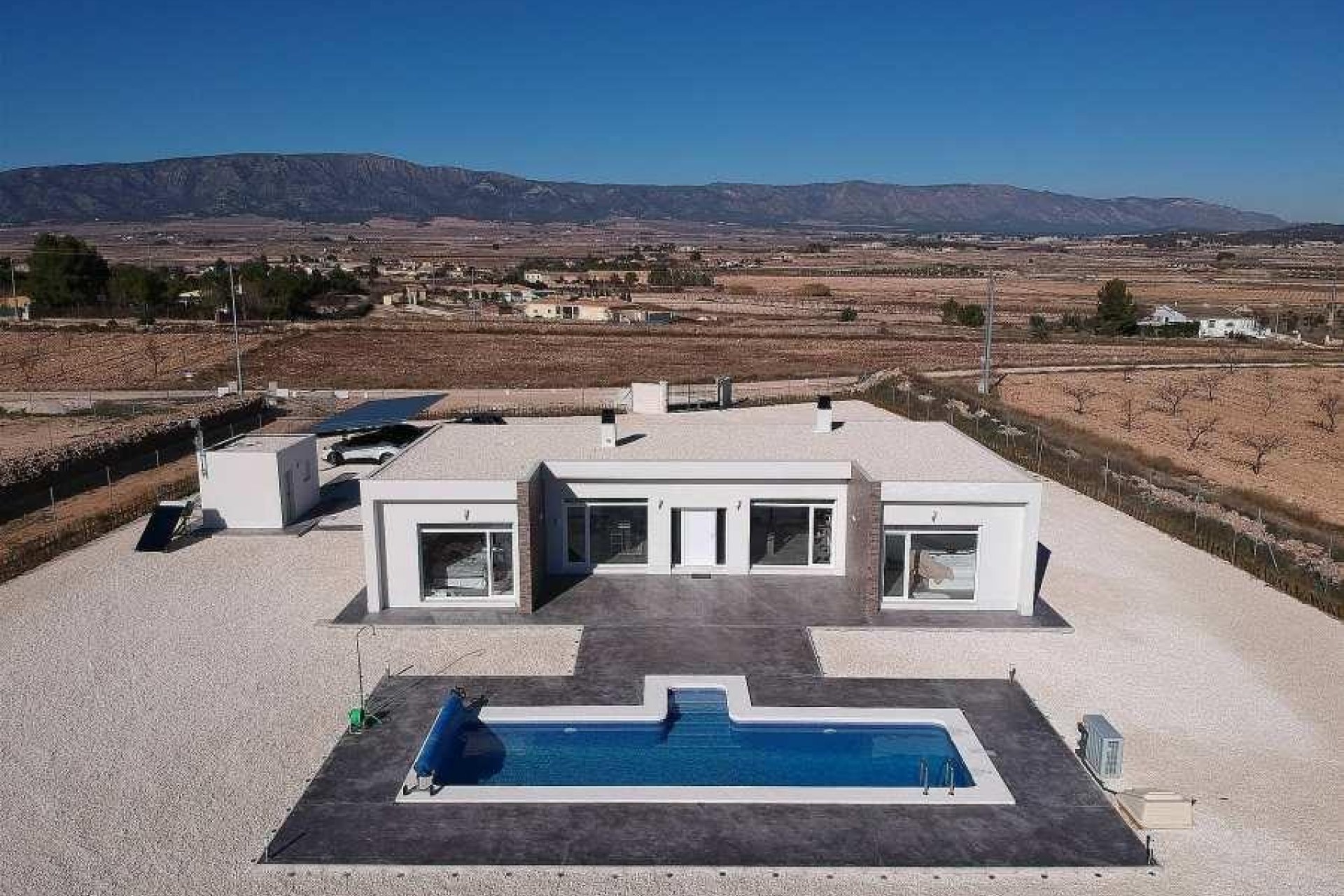 Obra nueva - Villa / Casa - Pinoso