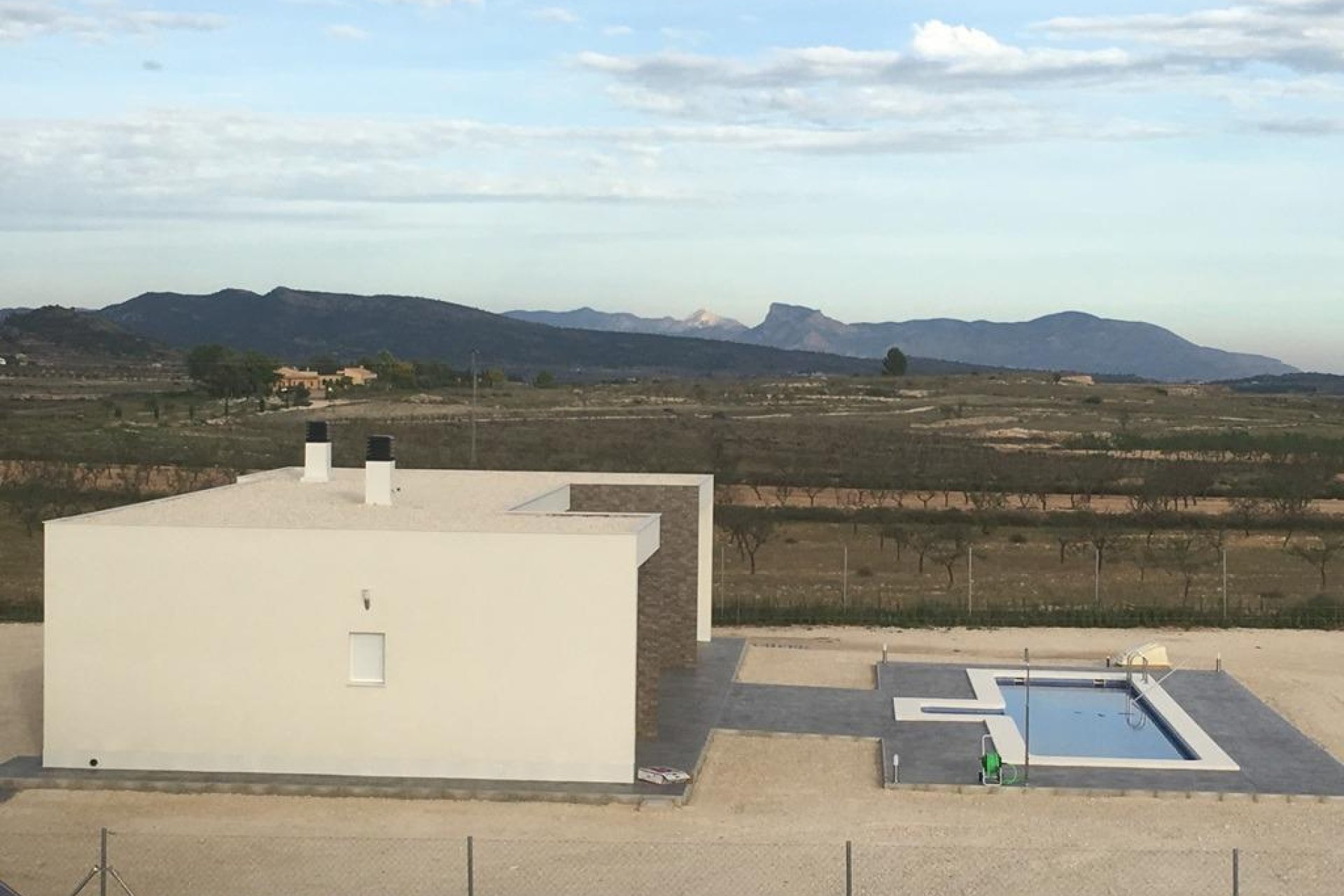 Obra nueva - Villa / Casa - Pinoso