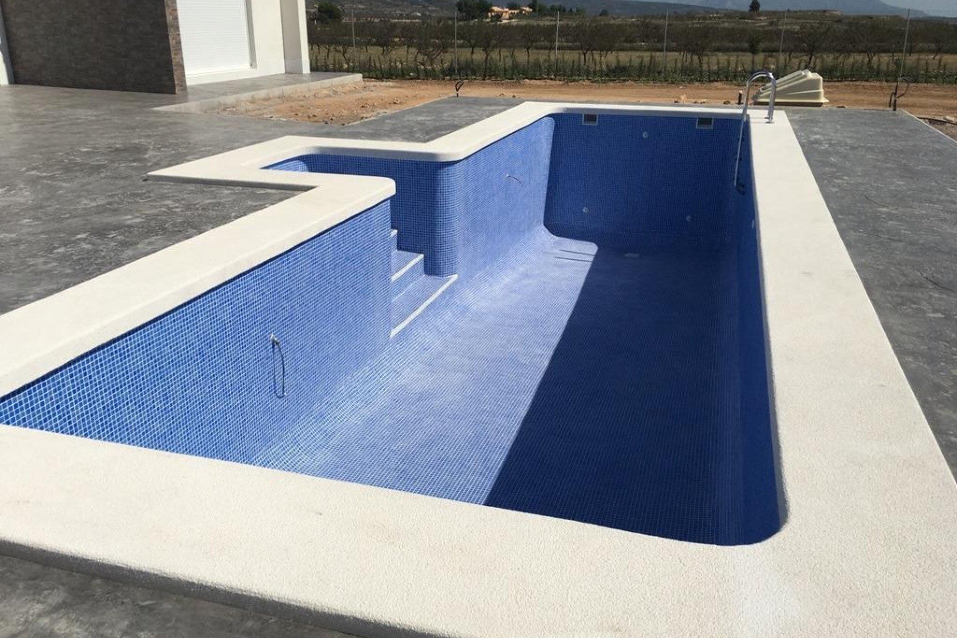 Obra nueva - Villa / Casa - Pinoso