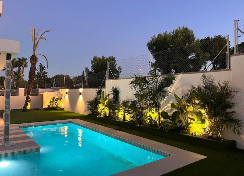 Obra nueva - Villa - Costa Blanca - Orihuela Costa