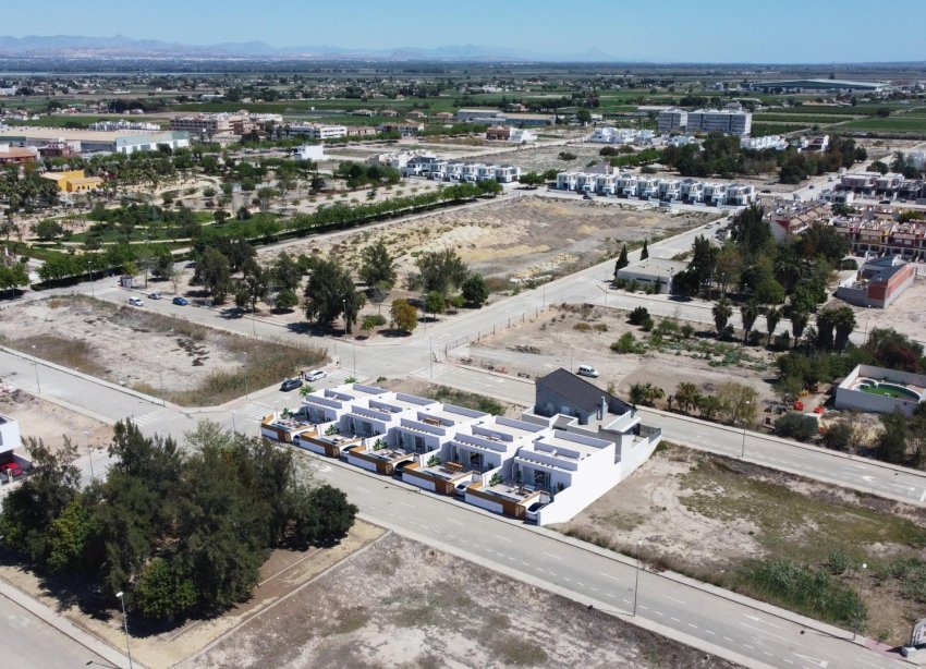 Obra nueva - Villa - Dolores - polideportivo