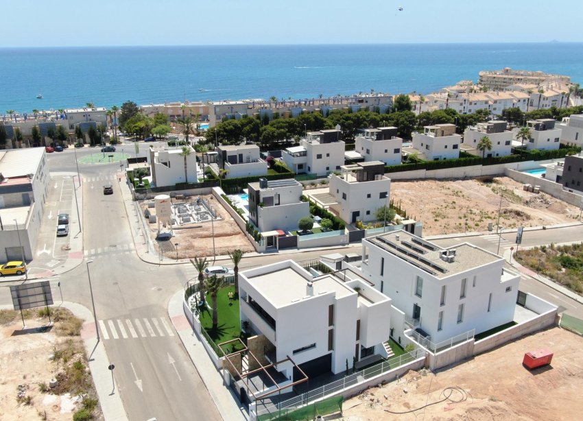 Obra nueva - Villa - Orihuela Costa - Campoamor