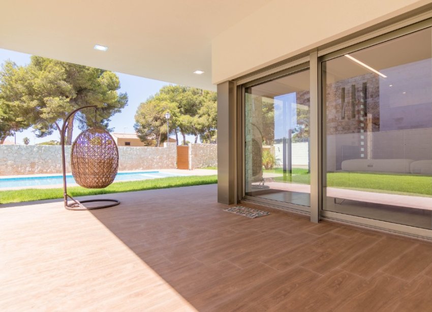 Obra nueva - Villa - Orihuela Costa - Campoamor
