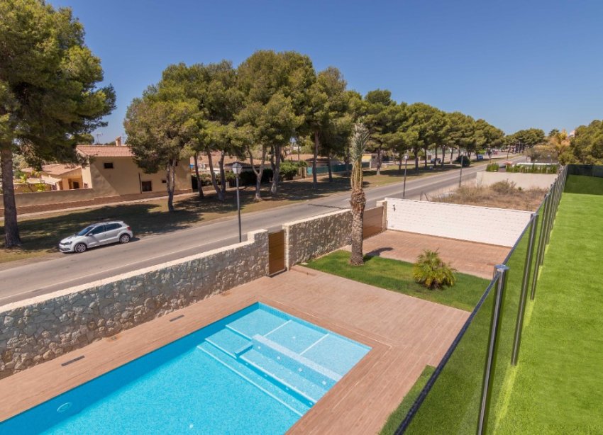 Obra nueva - Villa - Orihuela Costa - Campoamor