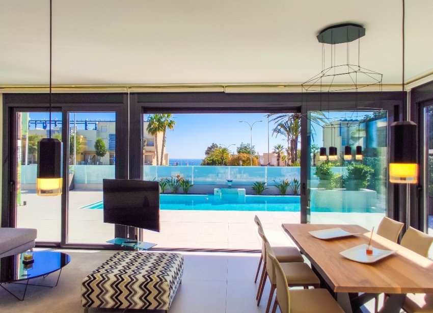 Obra nueva - Villa - Orihuela Costa - Dehesa De Campoamor