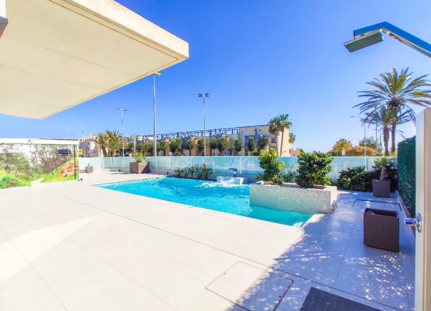 Obra nueva - Villa - Orihuela Costa - Dehesa De Campoamor