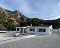 Obra nueva - Villa - Penàguila