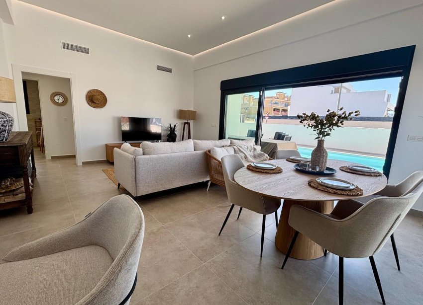 Obra nueva - Villa - Rafal - polideportivo