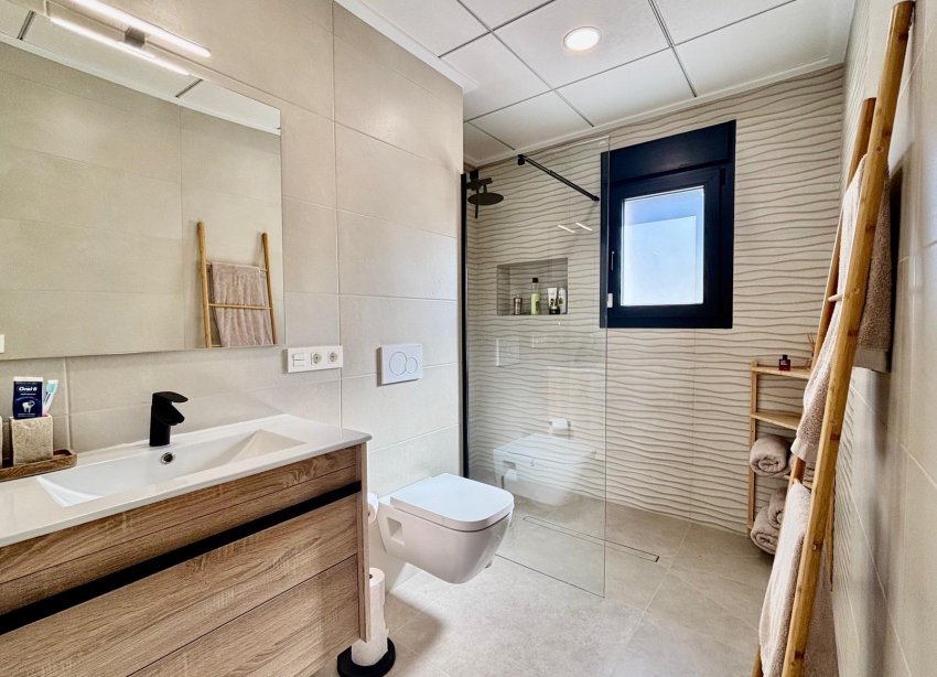 Obra nueva - Villa - Rafal - polideportivo