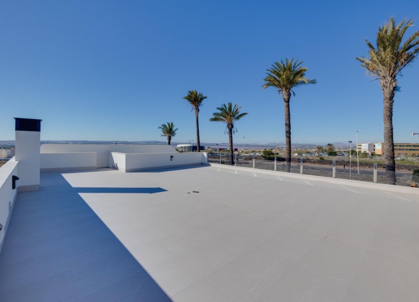 Obra nueva - Villa - Torrevieja - Aguas Nuevas