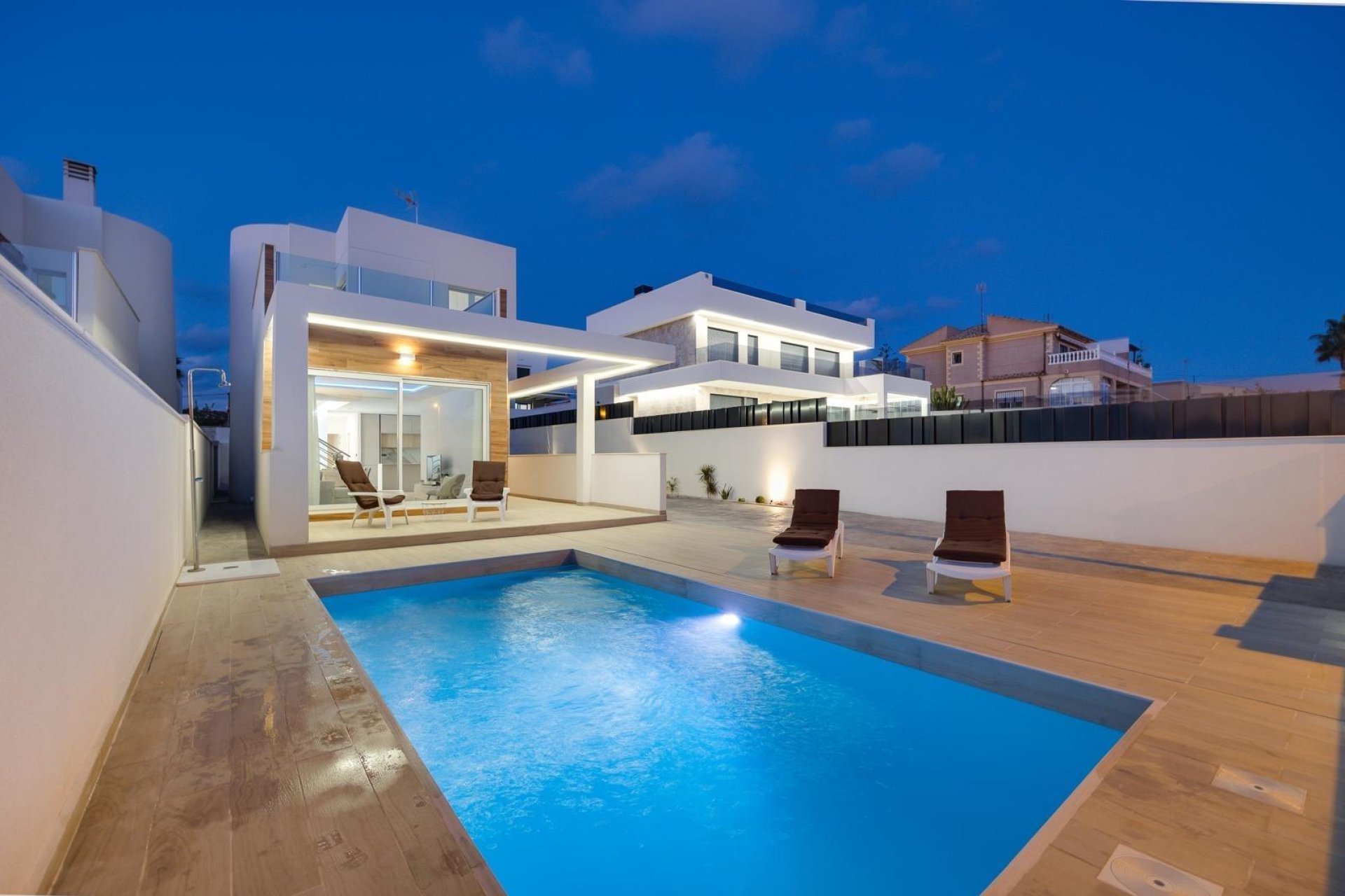 Obra nueva - Villa - Torrevieja - Aguas Nuevas
