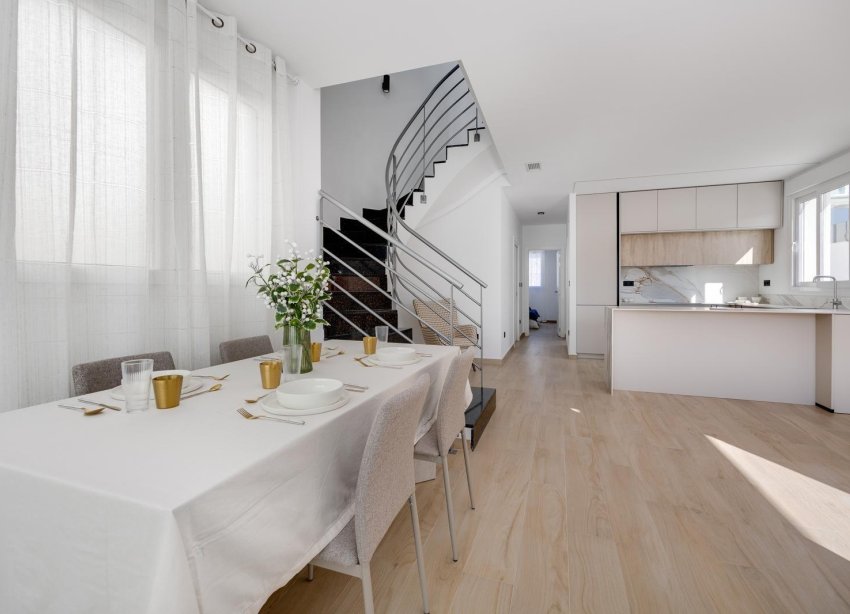 Obra nueva - Villa - Torrevieja - Aguas Nuevas
