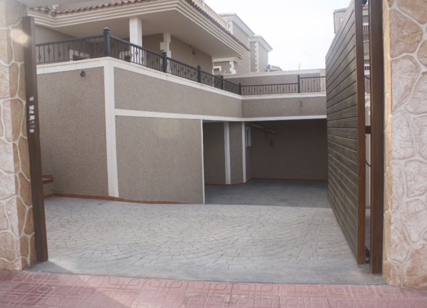 Obra nueva - Villa - Torrevieja - Los Altos