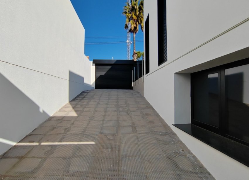 Obra nueva - Villa - Torrevieja - Los Balcones - Los Altos del Edén