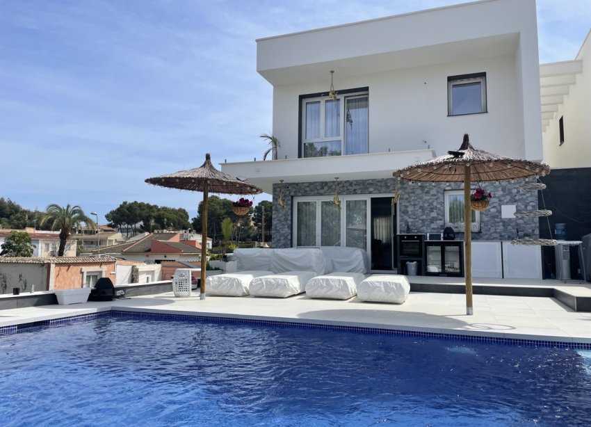 Obra nueva - Villa - Torrevieja - Los Balcones