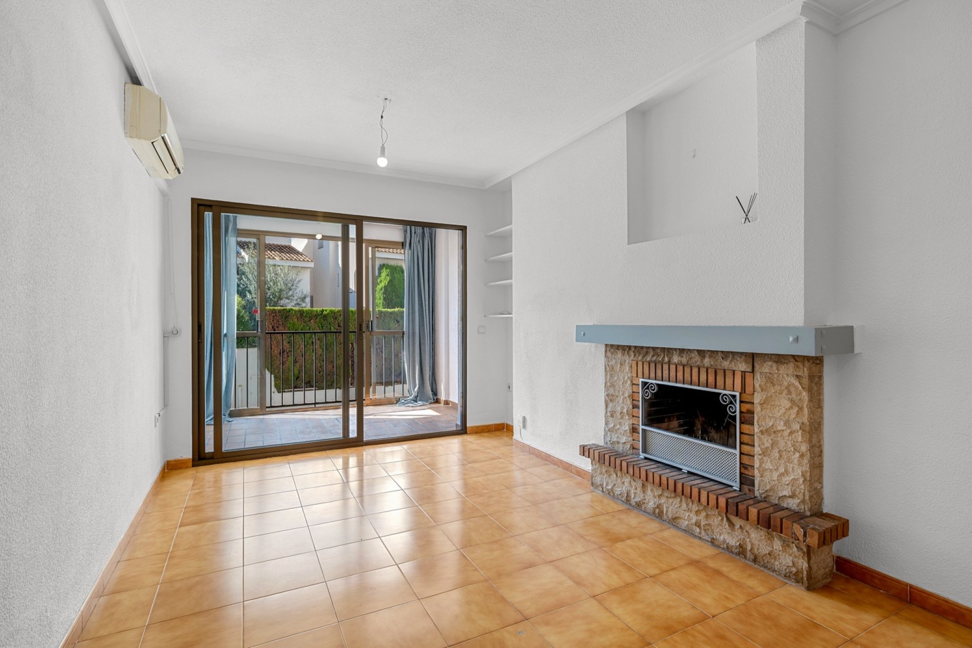 Resale - Apartament / Duplex - Altea