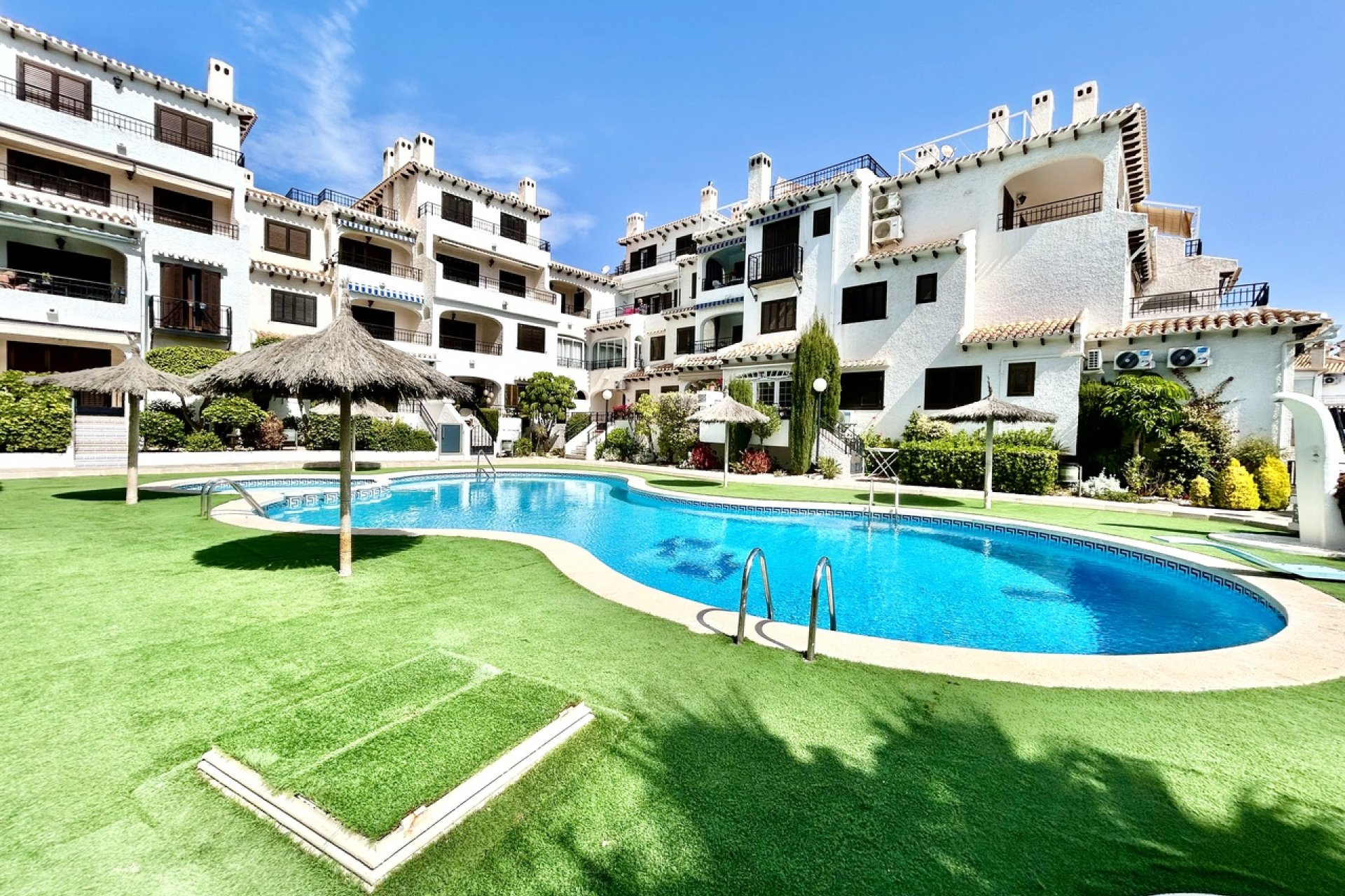 Resale - Apartament / Duplex - Orihuela Costa - Cabo Roig