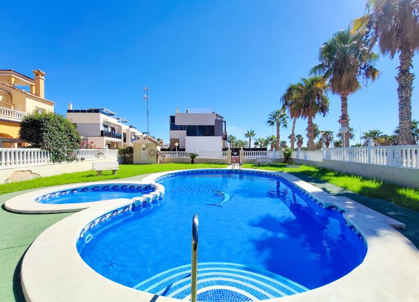 Resale - Apartament / Duplex - Orihuela Costa - Cabo Roig