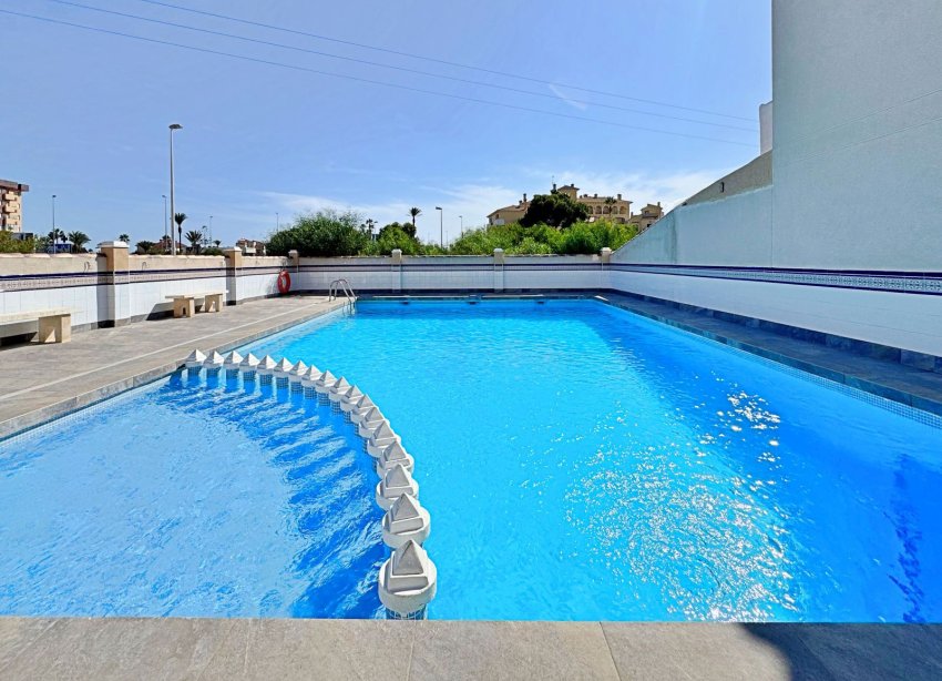 Resale - Apartament / Duplex - Orihuela Costa - La Zenia