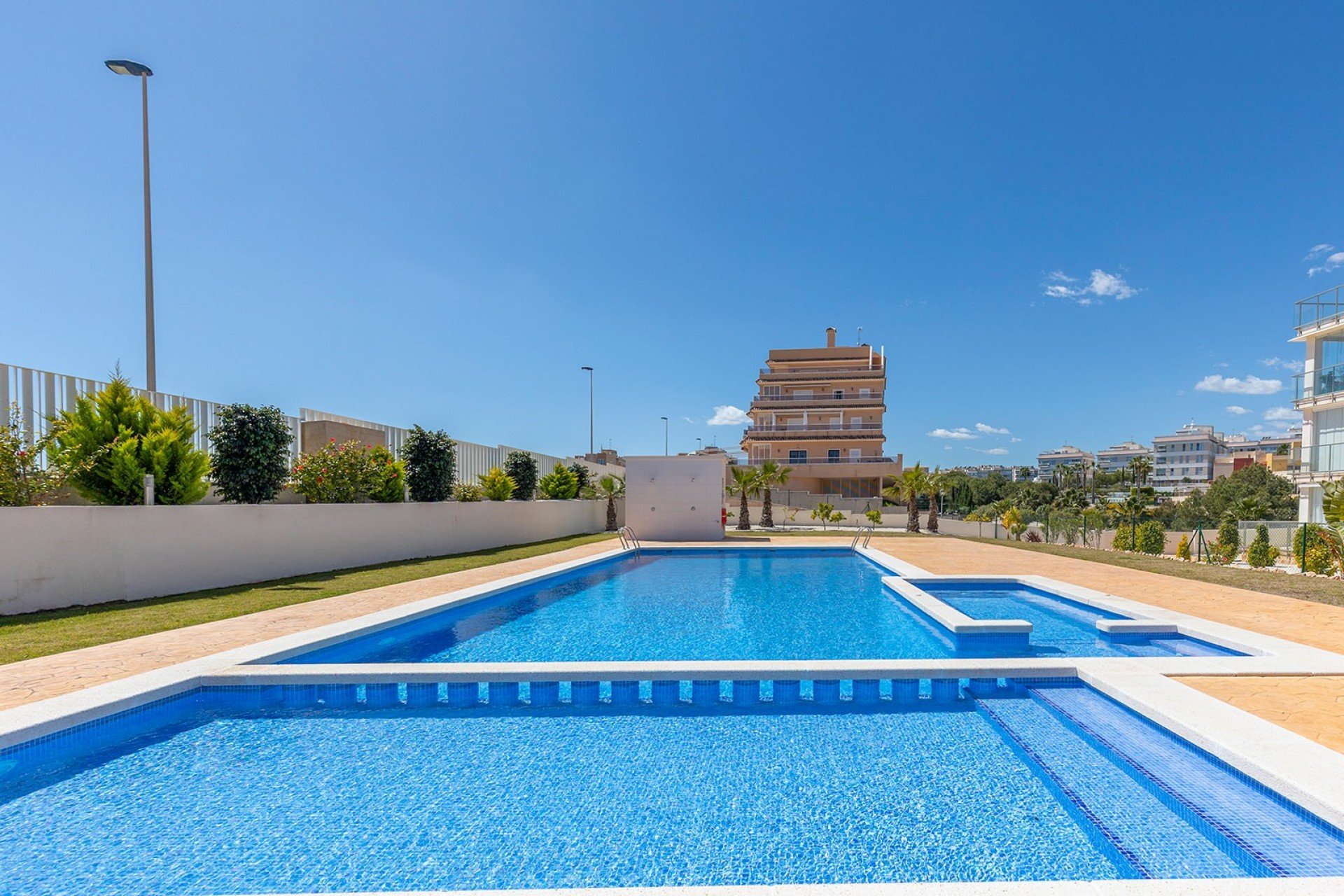 Resale - Apartament / Duplex - Orihuela Costa - La Zenia