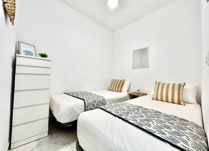 Resale - Apartament / Duplex - Orihuela Costa - La Zenia