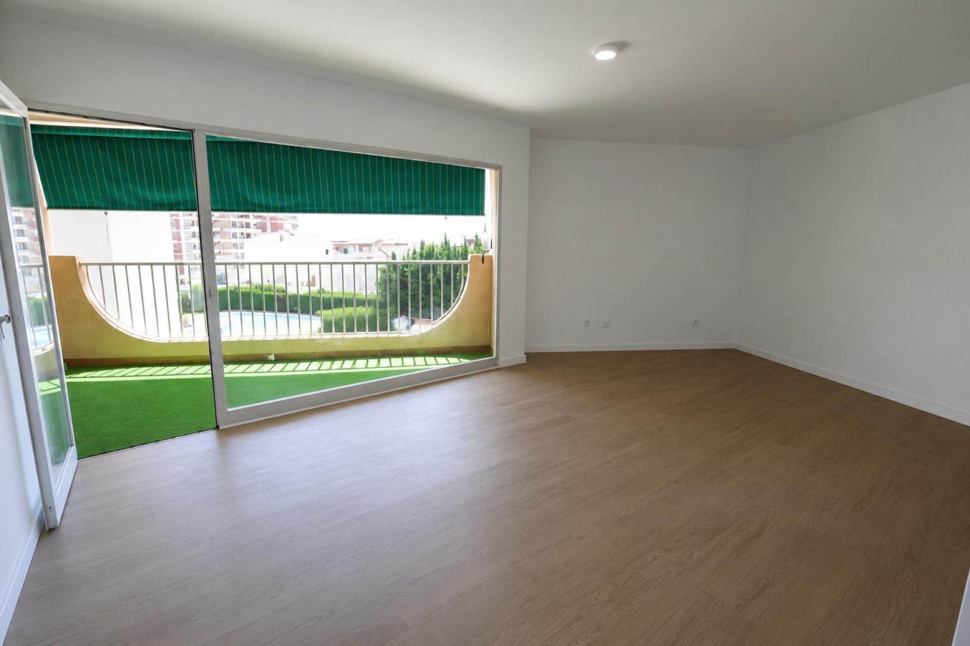 Resale - Apartament / Duplex - Orihuela Costa - La Zenia