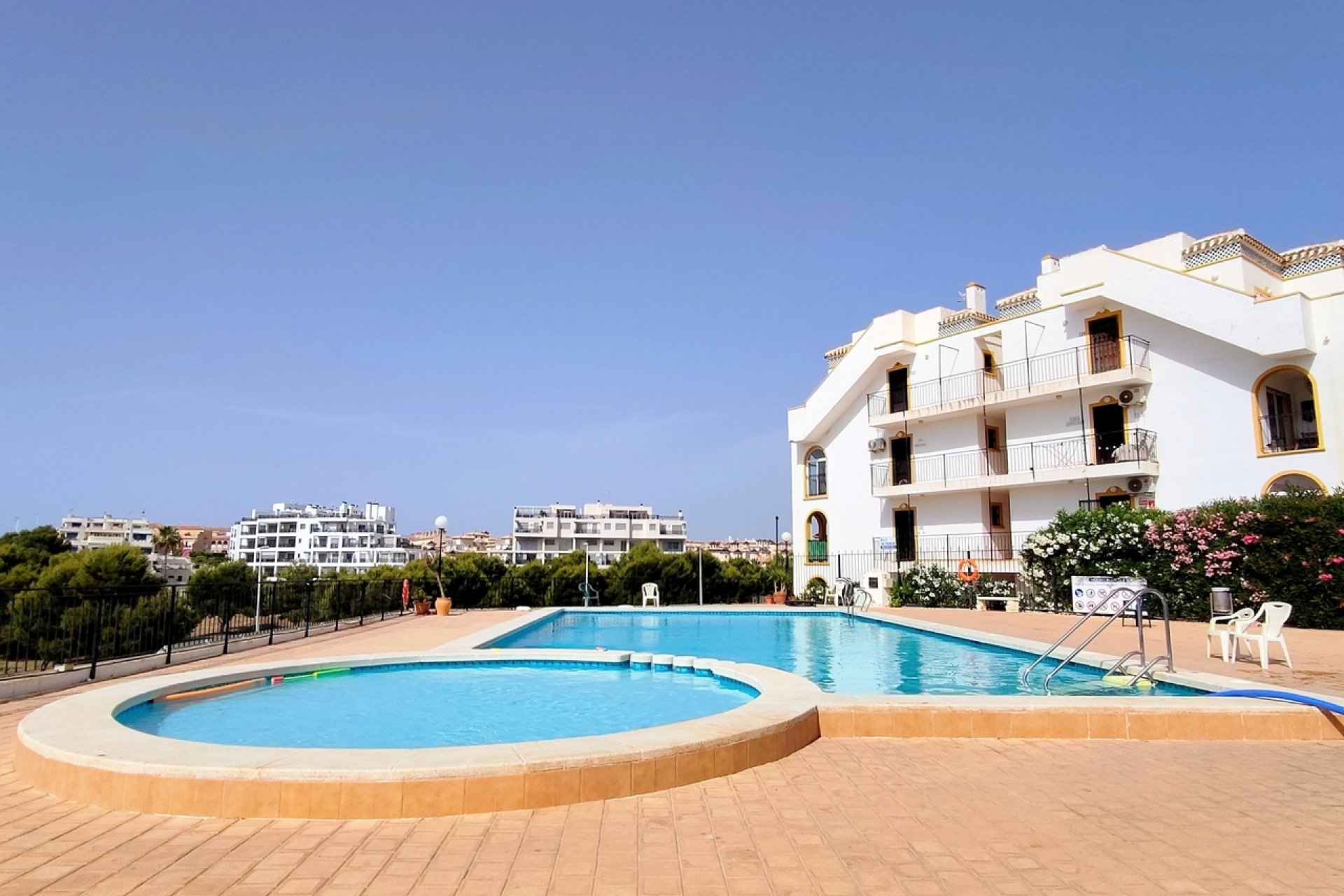 Resale - Apartament / Duplex - Orihuela Costa - La Zenia