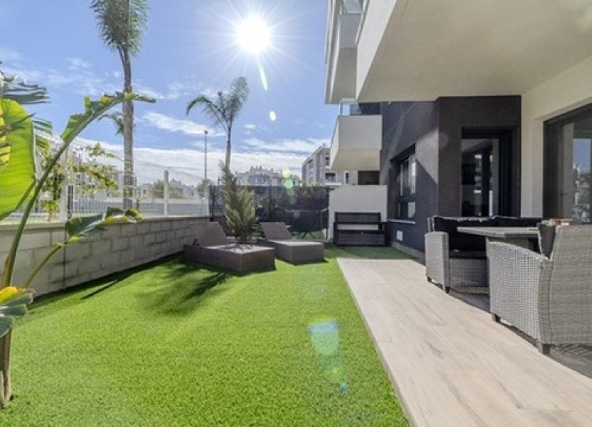 Resale - Apartament / Duplex - Orihuela Costa - Las Filipinas