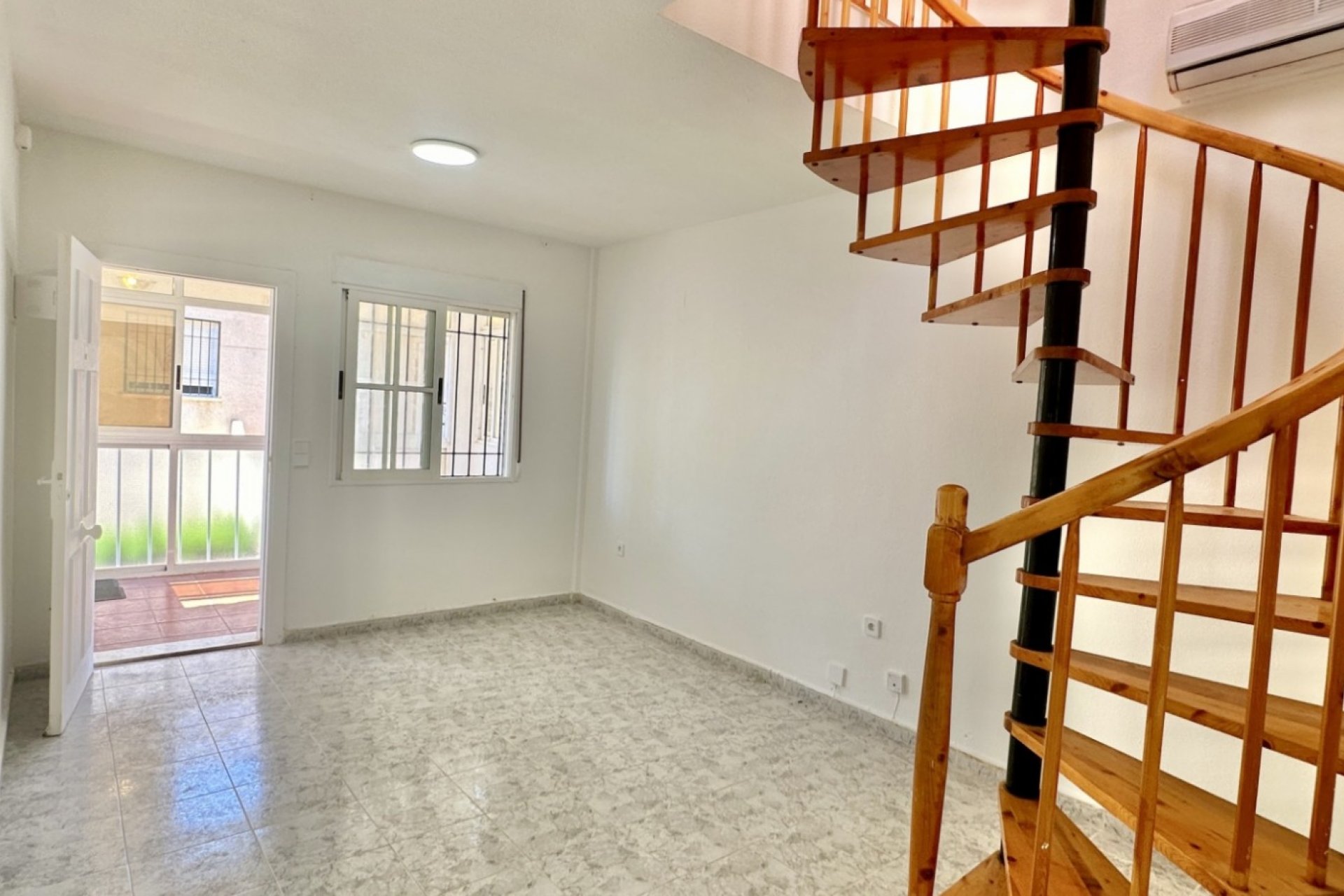 Resale - Apartament / Duplex - Orihuela Costa - Playa Flamenca