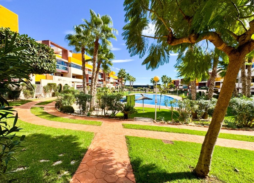 Resale - Apartament / Duplex - Orihuela Costa - Playa Flamenca