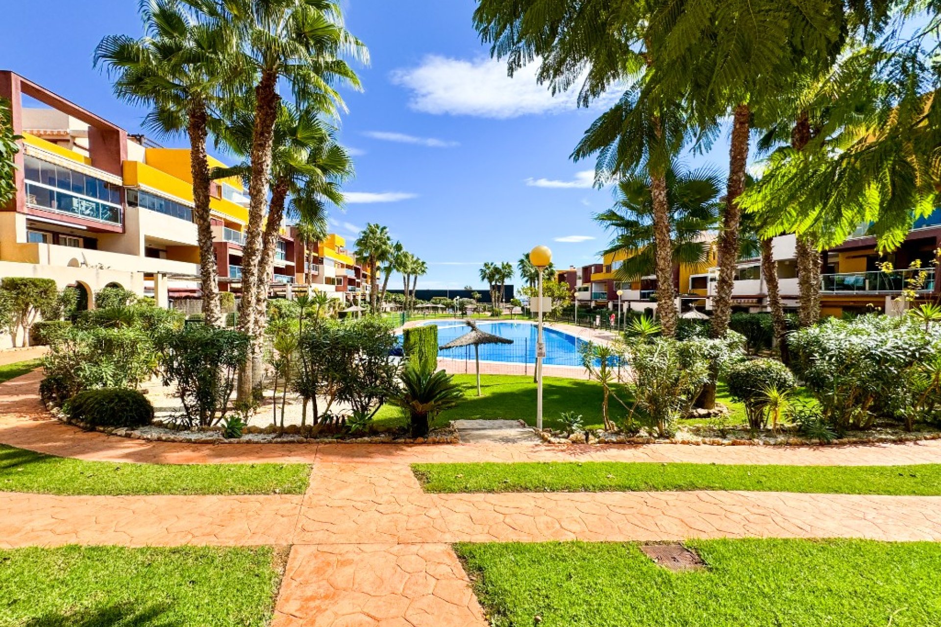 Resale - Apartament / Duplex - Orihuela Costa - Playa Flamenca