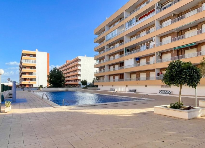Resale - Apartament / Duplex - Orihuela Costa - Punta Prima