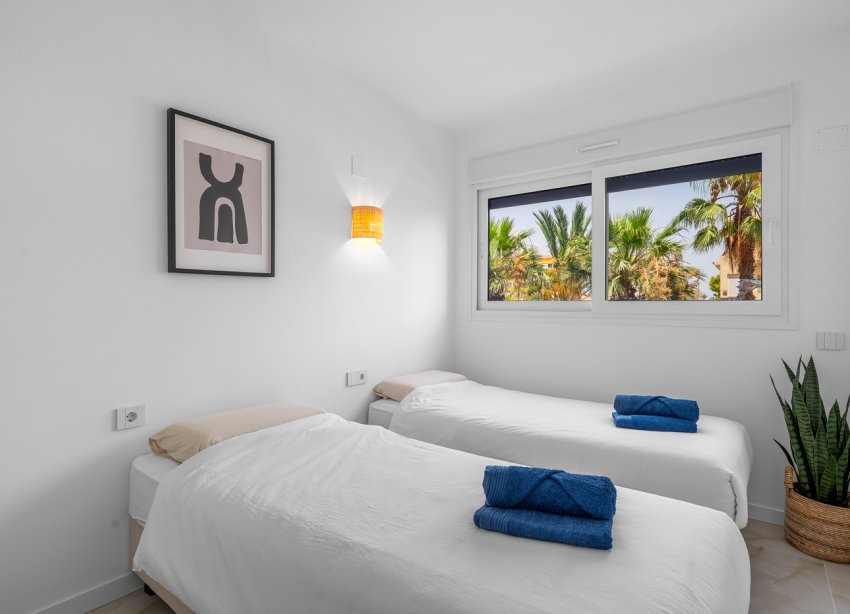 Resale - Apartament / Duplex - Orihuela Costa - Punta Prima