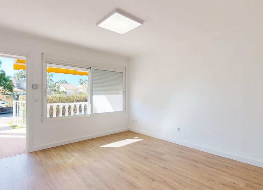 Resale - Apartament / Duplex - Orihuela Costa - Villamartín