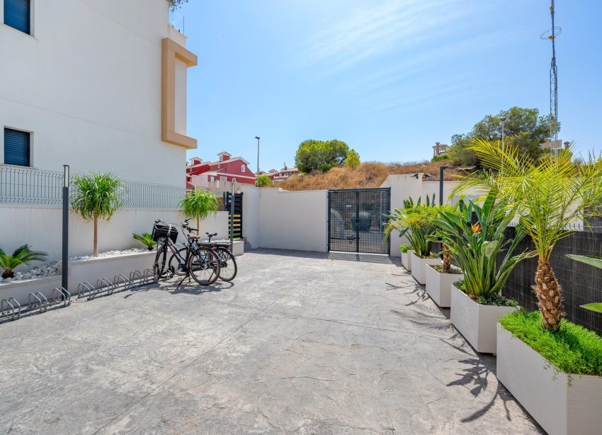 Resale - Apartament / Duplex - Orihuela Costa - Villamartín