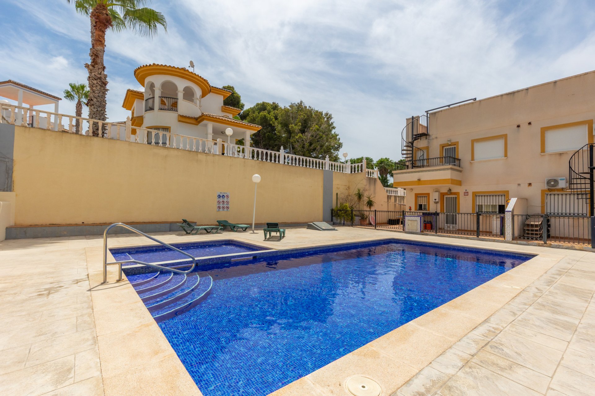 Resale - Apartament / Duplex - Orihuela - Villamartín