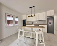 Resale - Apartament / Duplex - Torrevieja - Acequion