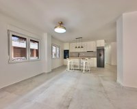 Resale - Apartament / Duplex - Torrevieja - Acequion