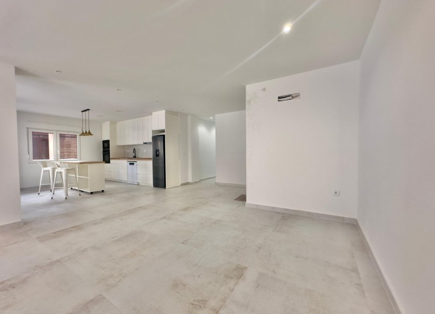 Resale - Apartament / Duplex - Torrevieja - Acequion