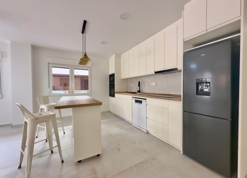 Resale - Apartament / Duplex - Torrevieja - Acequion