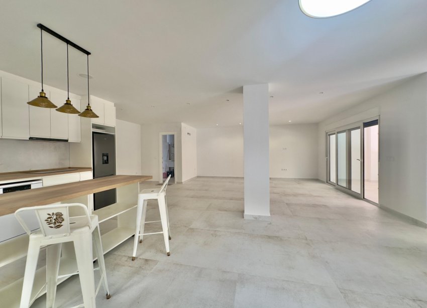 Resale - Apartament / Duplex - Torrevieja - Acequion