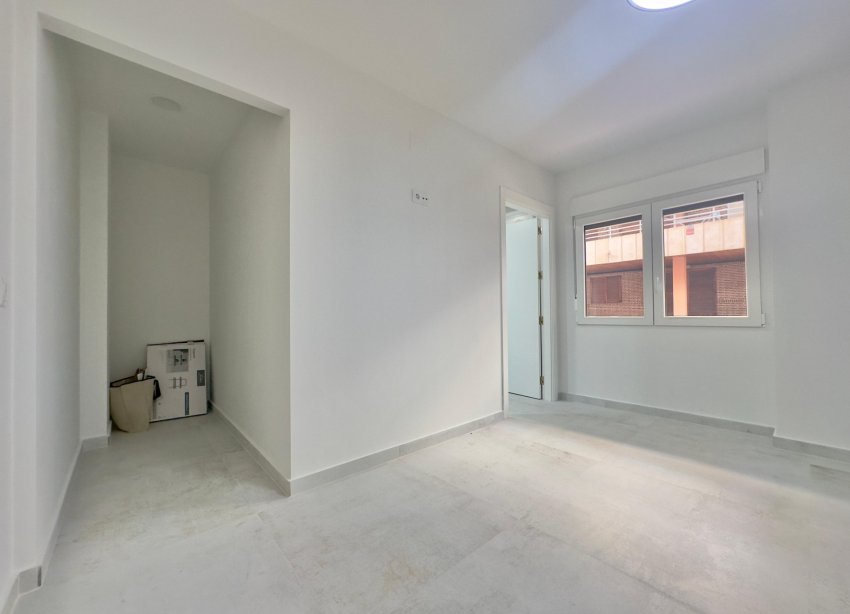 Resale - Apartament / Duplex - Torrevieja - Acequion