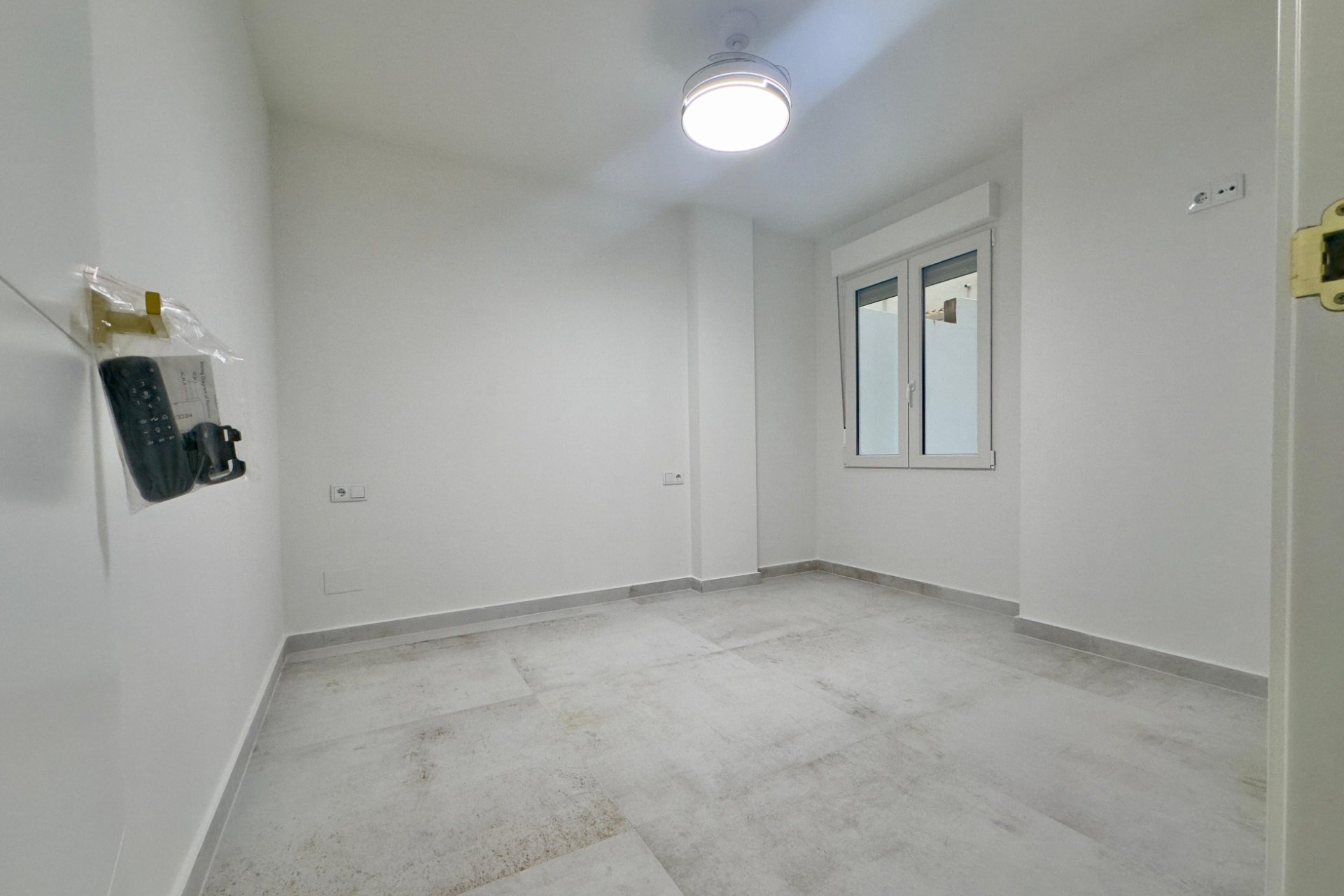 Resale - Apartament / Duplex - Torrevieja - Acequion