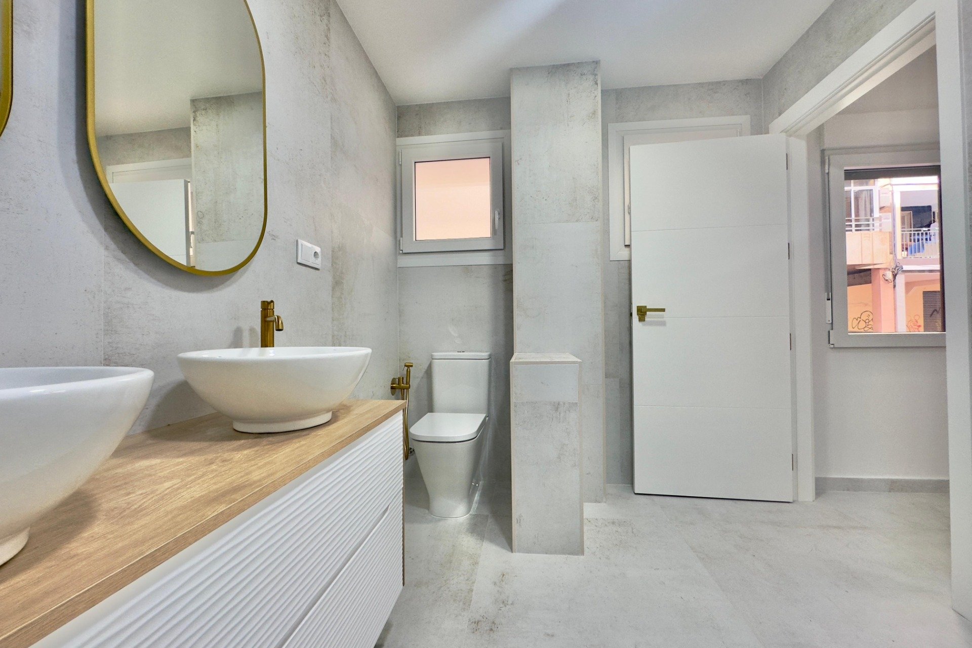 Resale - Apartament / Duplex - Torrevieja - Acequion