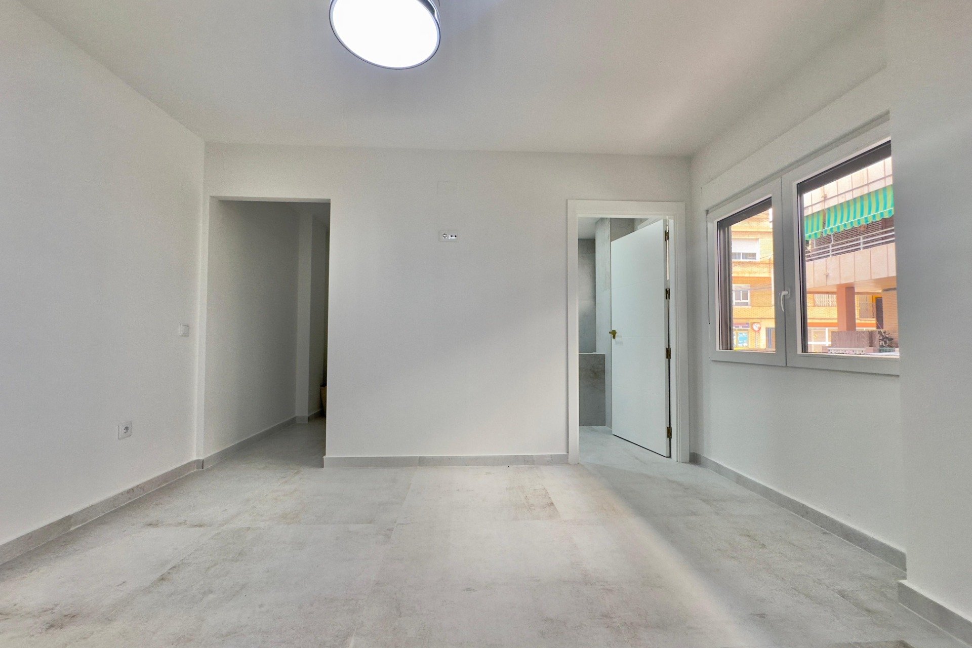 Resale - Apartament / Duplex - Torrevieja - Acequion