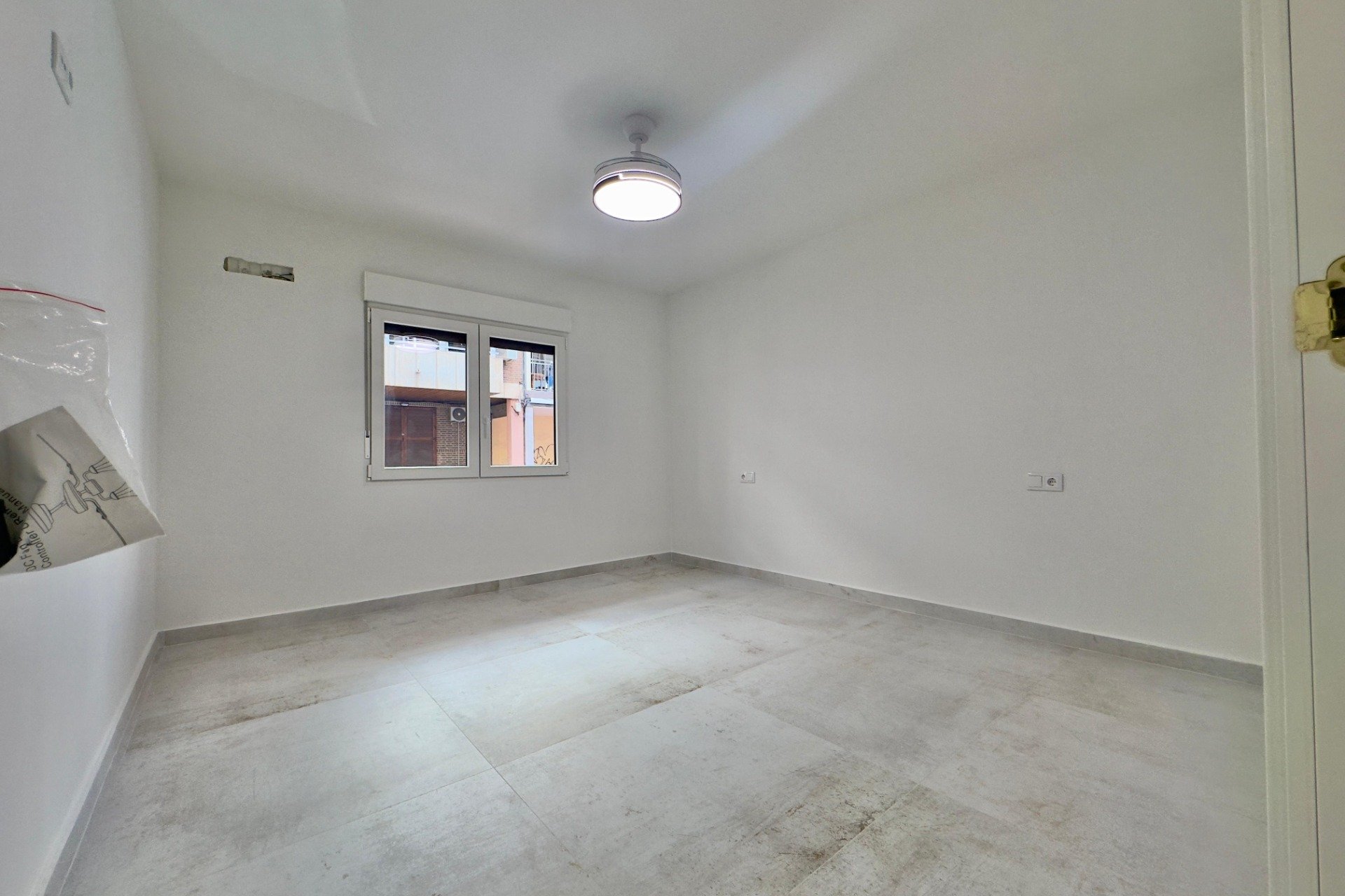 Resale - Apartament / Duplex - Torrevieja - Acequion